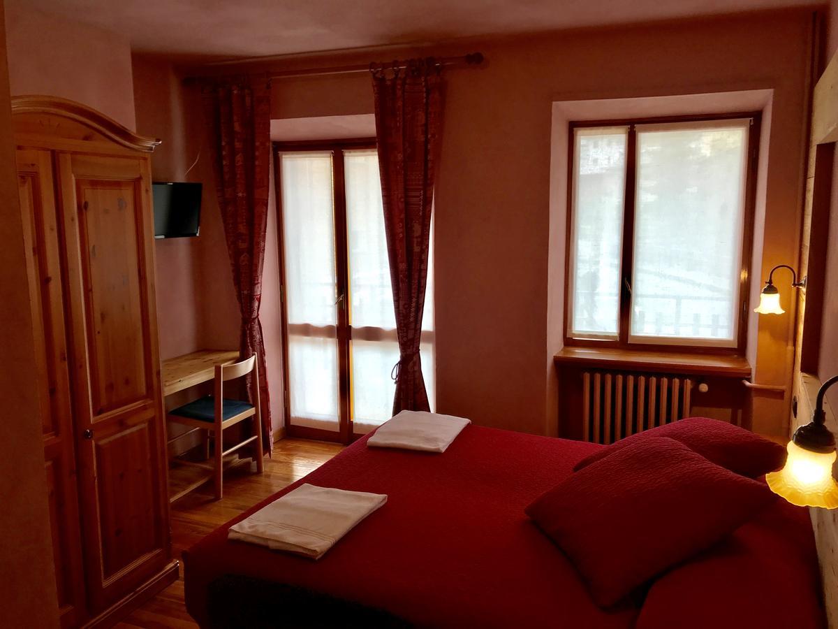 Albergo Club Alpino Crissolo Luaran gambar