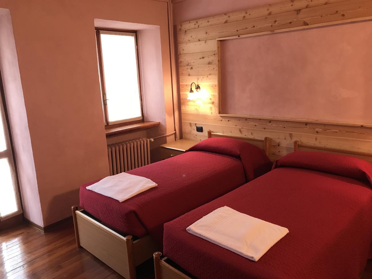 Albergo Club Alpino Crissolo Luaran gambar